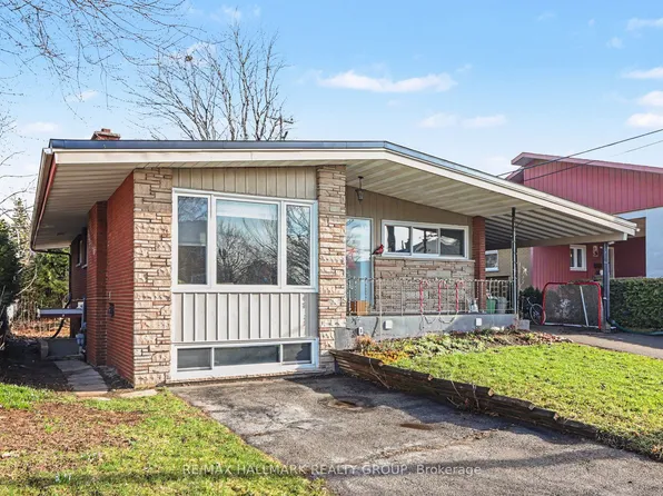 303 Lavergne St #2, Ottawa, ON K1L 5E2