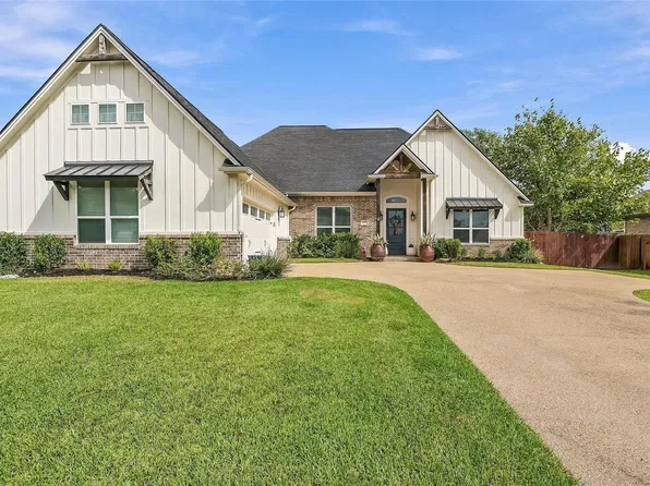 4829 Coopers Hawk Dr, College Station, TX 77845