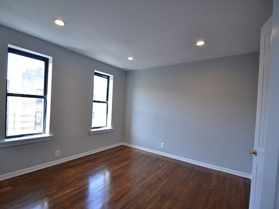 4th image of 3346 Hull Ave APT 4E