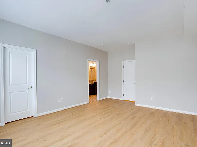 43306 John Michael Ter — Photo 36