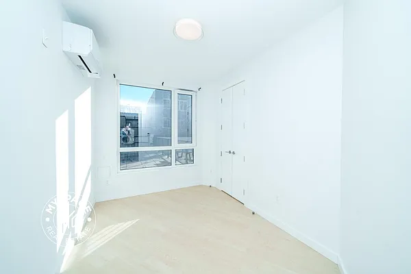 Rented by MySpaceNYC | media 30