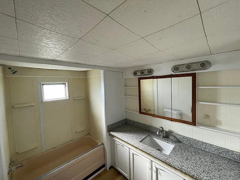 503 E Main St — Photo 21