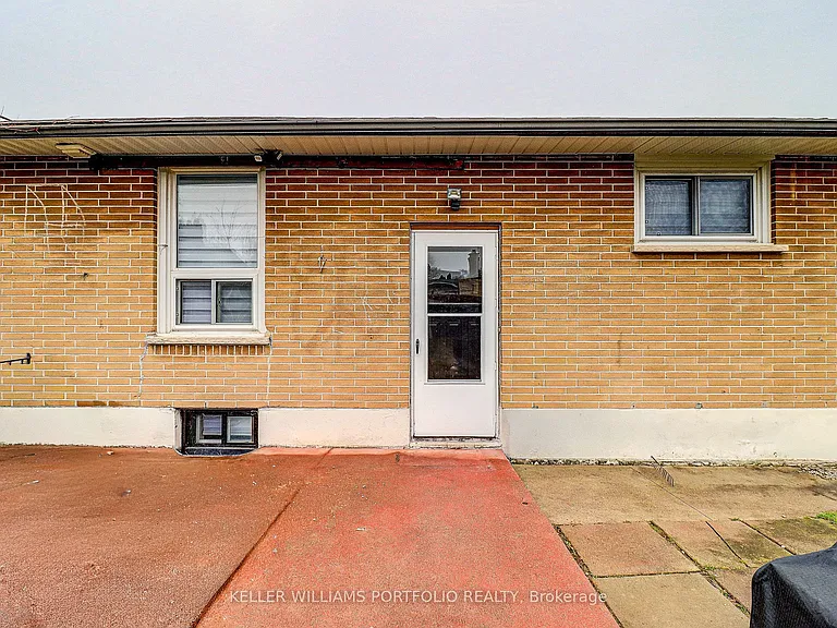 962 Willowdale Ave — Photo 20