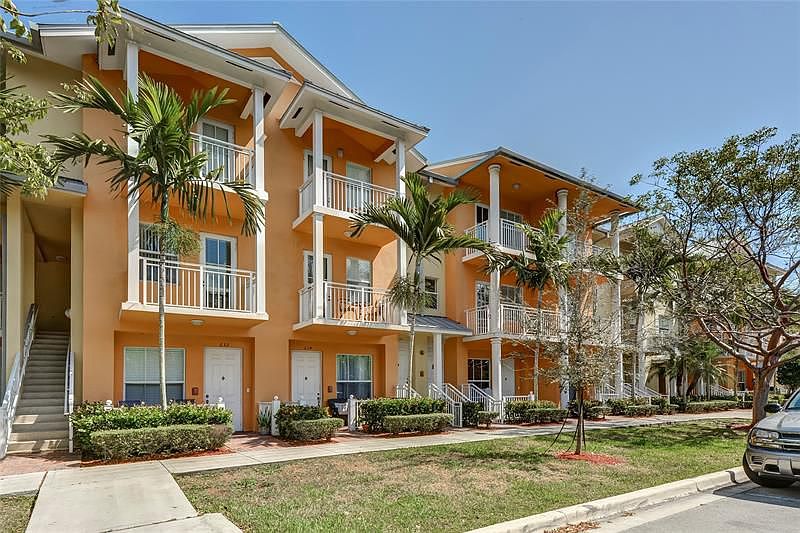 1st image of 238 SW 14th Ave #238