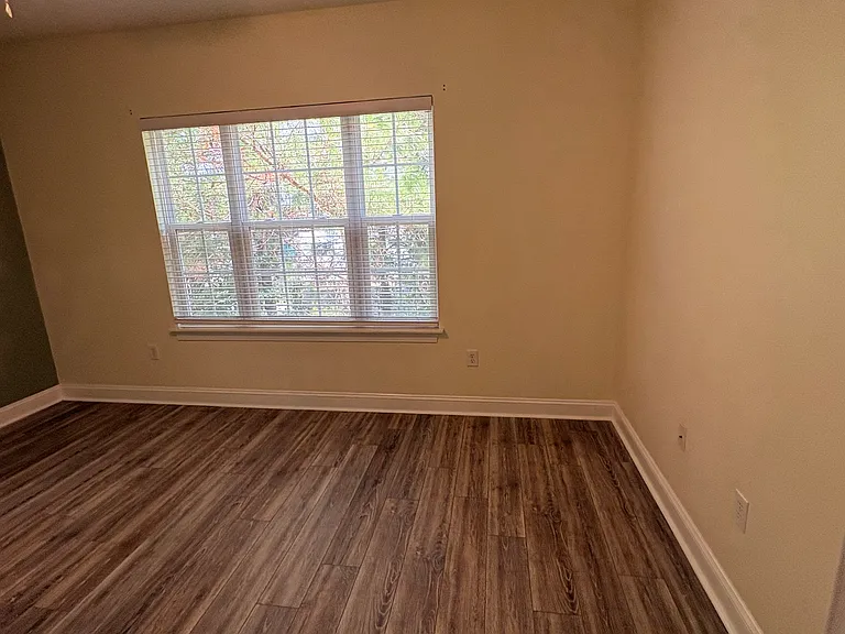 111 Fountain Pointe Ln #302 — Photo 15