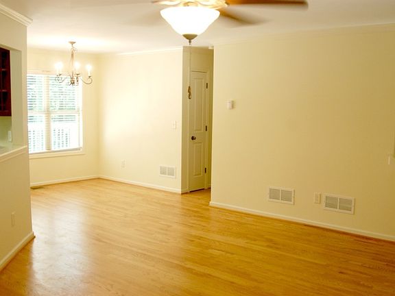 5th image of 3406 Vandiver Dr