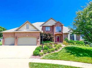 5801 W Ivybridge Pl, Peoria, IL 61615