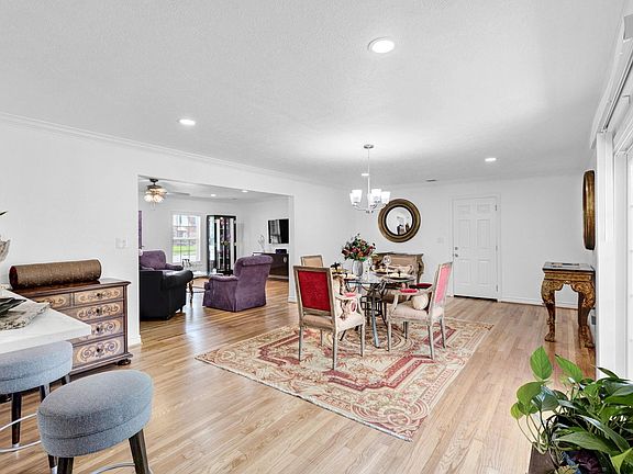 5th image of 3224 Southmore Blvd