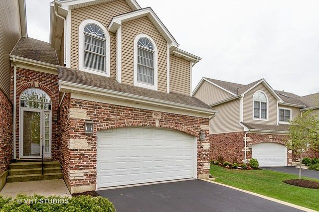 1st image of 1029 W Bogey Ln