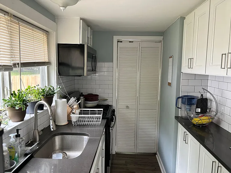 Wildwood Ave — Photo 13