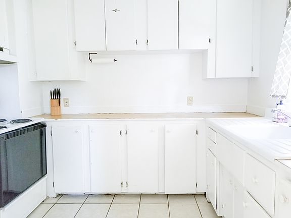 5th image of 826 SE 10th St #A