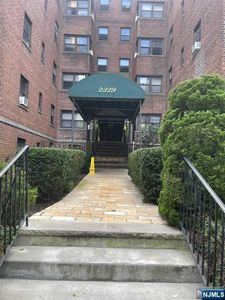 2329 Hudson Ter APT C9, Fort Lee, NJ, 07024