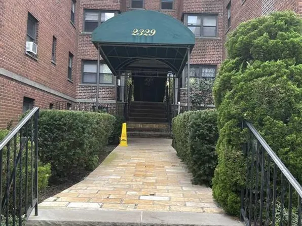 2329 Hudson Ter APT C9, Fort Lee, NJ 07024