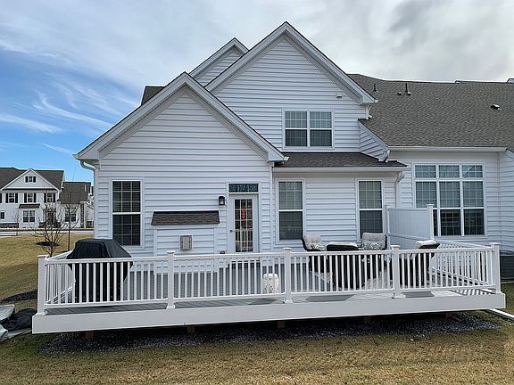 3rd image of 732 Friendship Hill Dr