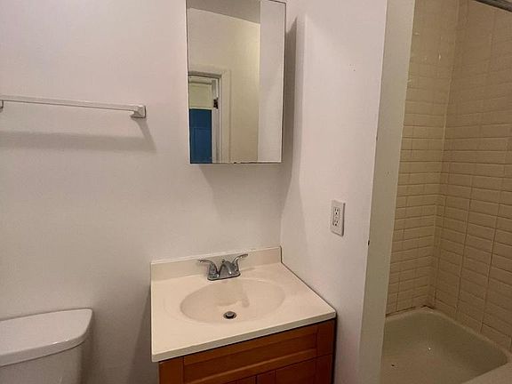 4th image of 328 E 78th St APT 6