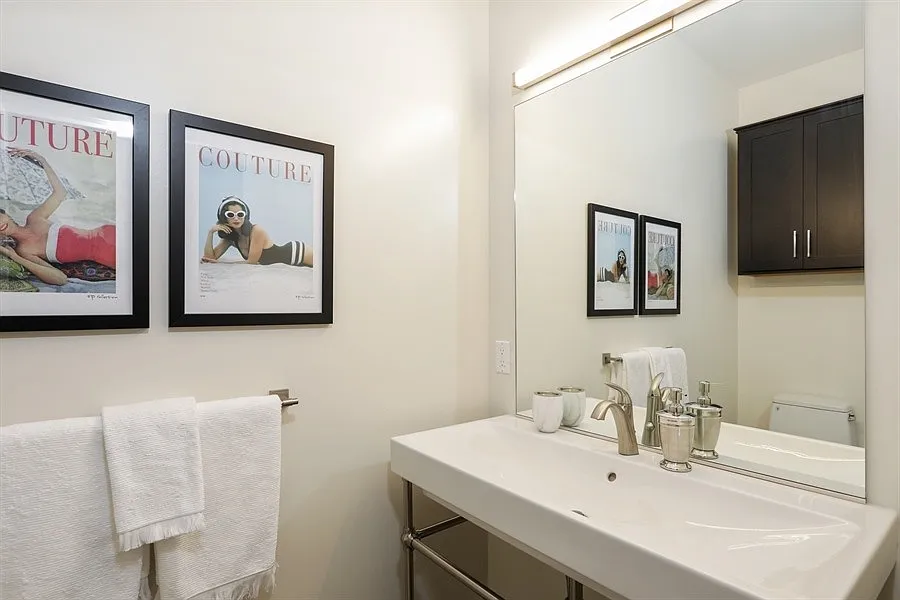 1 bed, 1.5 bath, 940 sqft, $3,150 — Photo 3