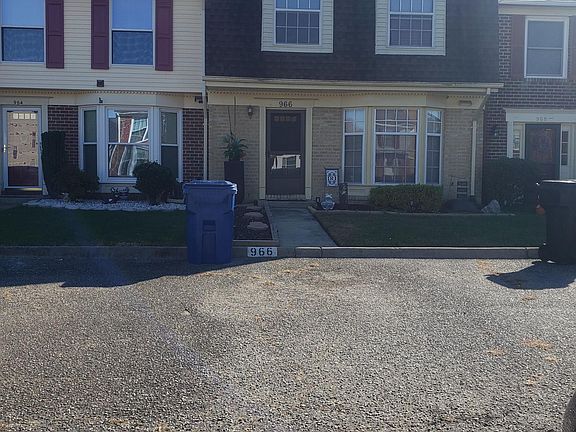 2nd image of 966 Northwood Dr