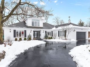 717 Woodmere Ln, Glenview, IL 60025