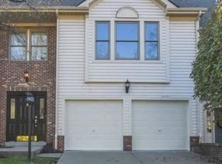 122 Fairway Landings Dr, Canonsburg, PA