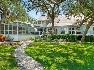6085 S Royal Dr, Homosassa, FL 34448