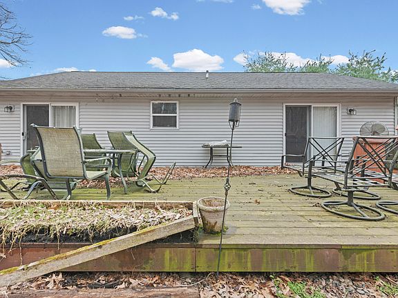 3rd image of 19827 Williamsville Rd