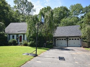 2 Harrison Eaton Ln, Amesbury, MA 01913