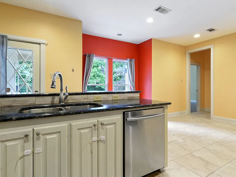 9442 Boone Dr — Photo 5