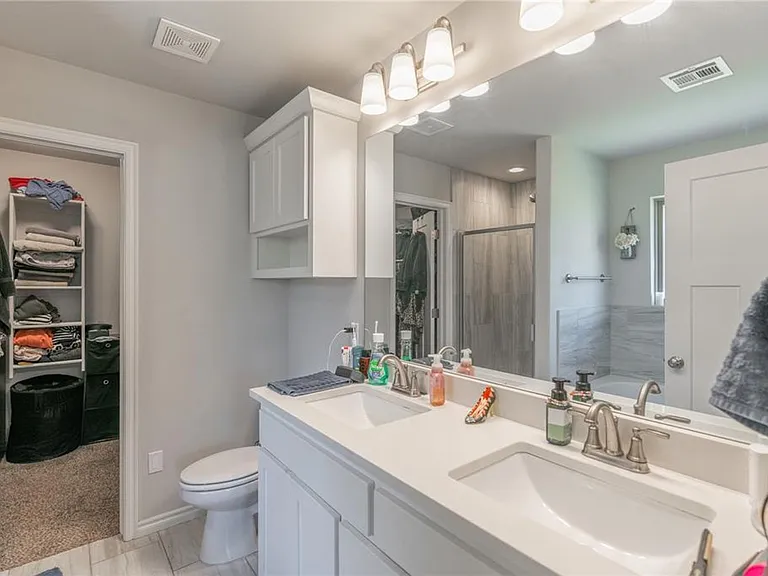 13809 Village Cv — Photo 16