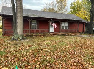 602 Vinewood Ln, Marion, IL 62959