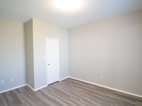 2nd image of 112 Collett Ct