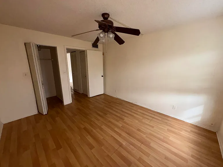460 NW 20th St #1100 — Photo 14