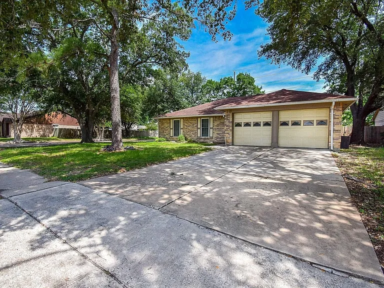 13430 Piney Oaks Dr — Photo 1