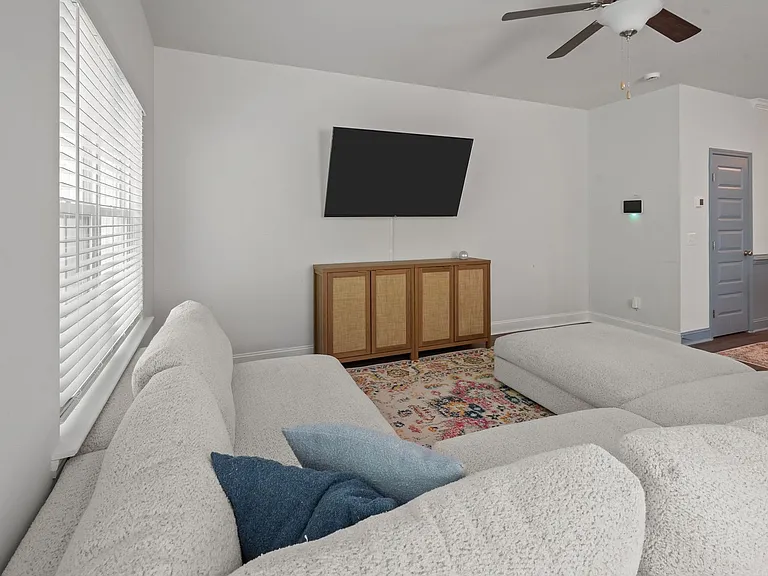 504 Governor Treutlen Cir — Photo 8