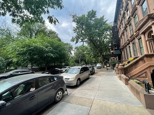 Rented by Chris Stewart, LREB | media 23