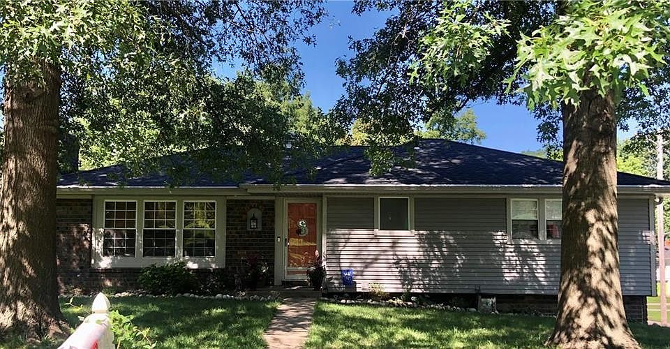 1st image of 3222 N 36th Ter