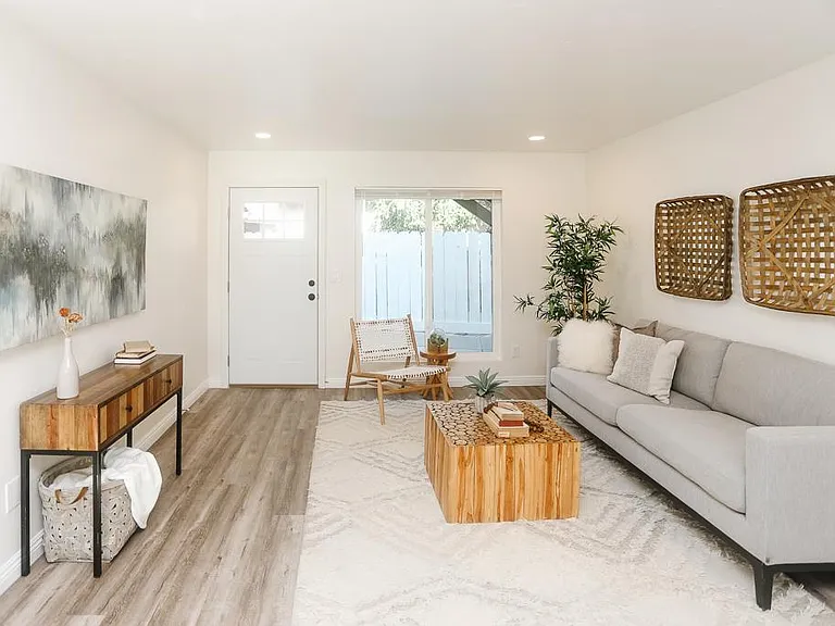 2720 Figueroa Blvd #E — Photo 2
