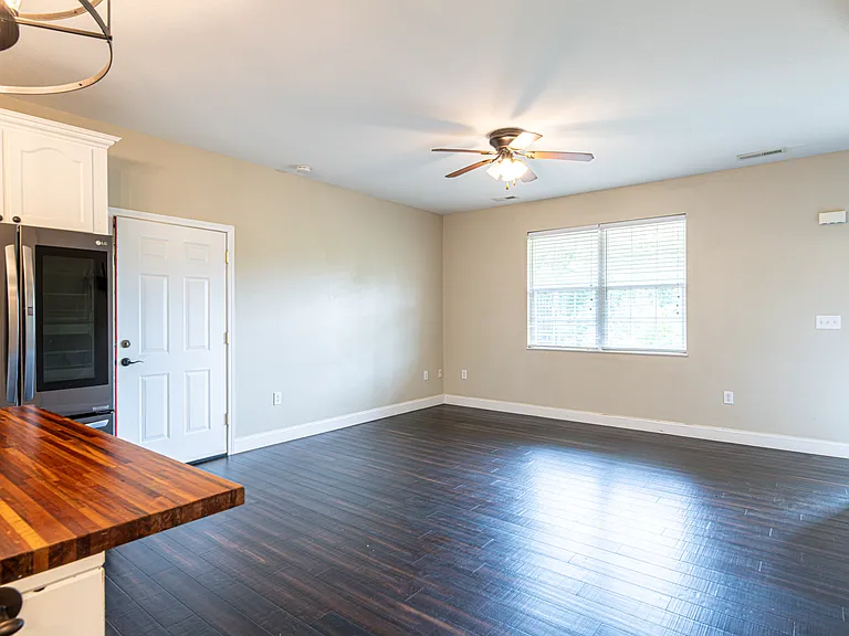 7211 Remagen Ln — Photo 10