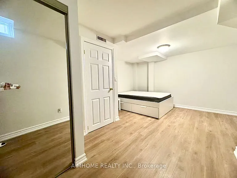 86 Crandall Dr — Photo 5