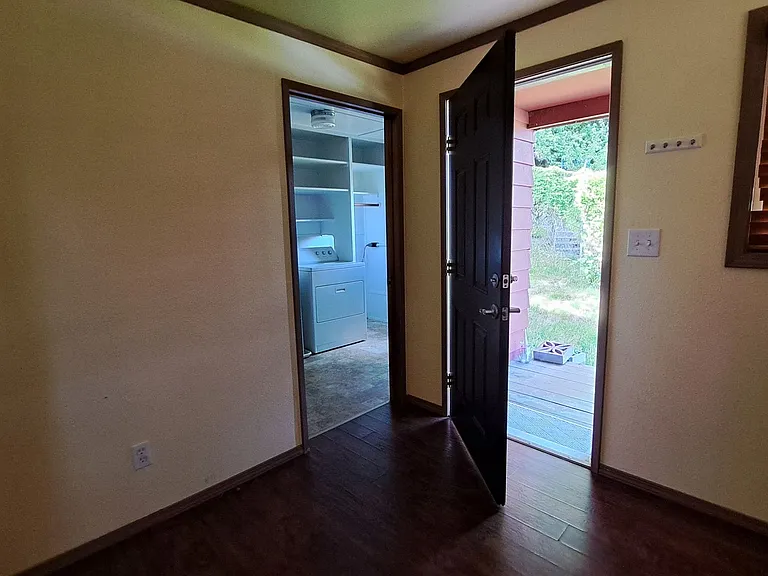 1357 Jacobsen Blvd — Photo 16