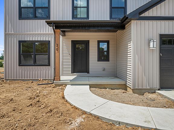 4th image of 20 Wood Dr