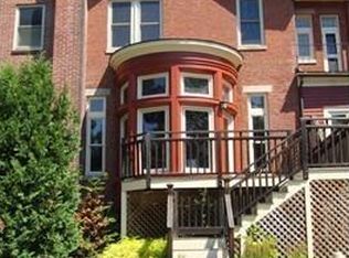 32 Round Hill Rd #B, Northampton, MA 01060