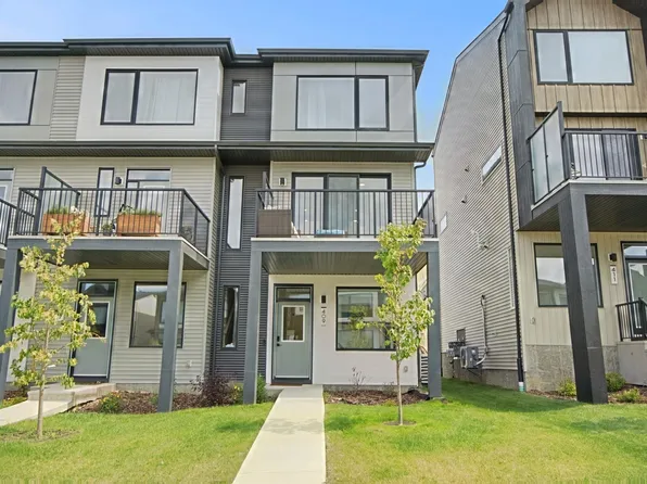 409 32nd St NW, Edmonton, AB T6T 0V2