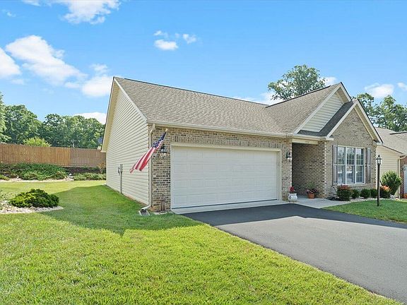 3rd image of 1522 Innsbrooke Dr