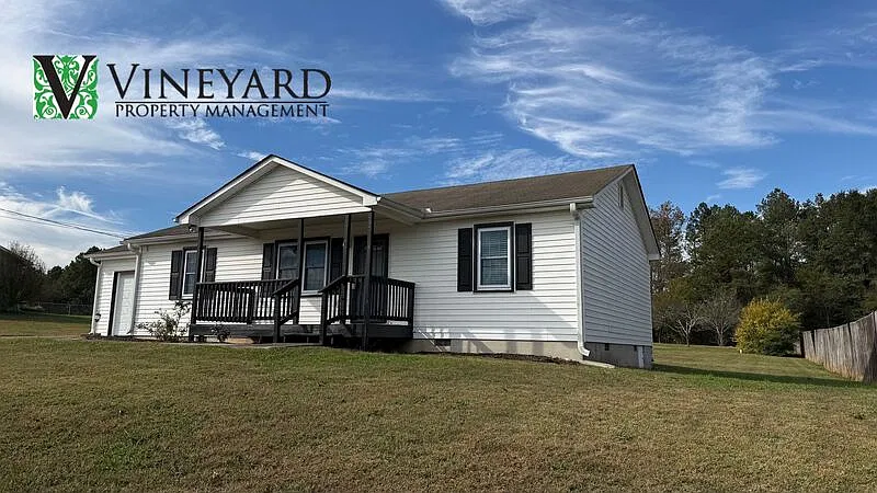 3 bed, 2.0 bath, 1050 sqft, $1,750 — Photo 3