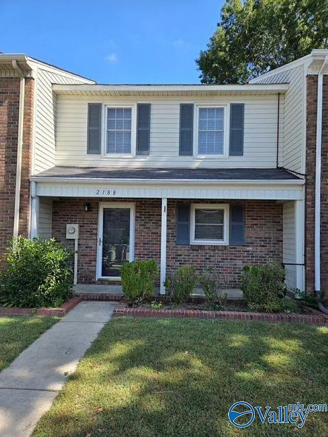 2 bed, 1.5 bath, 1428 sqft, $1,200 — Photo 1