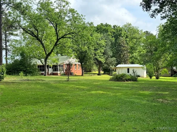 25440 Phillips Ln, Red Level, AL 36474