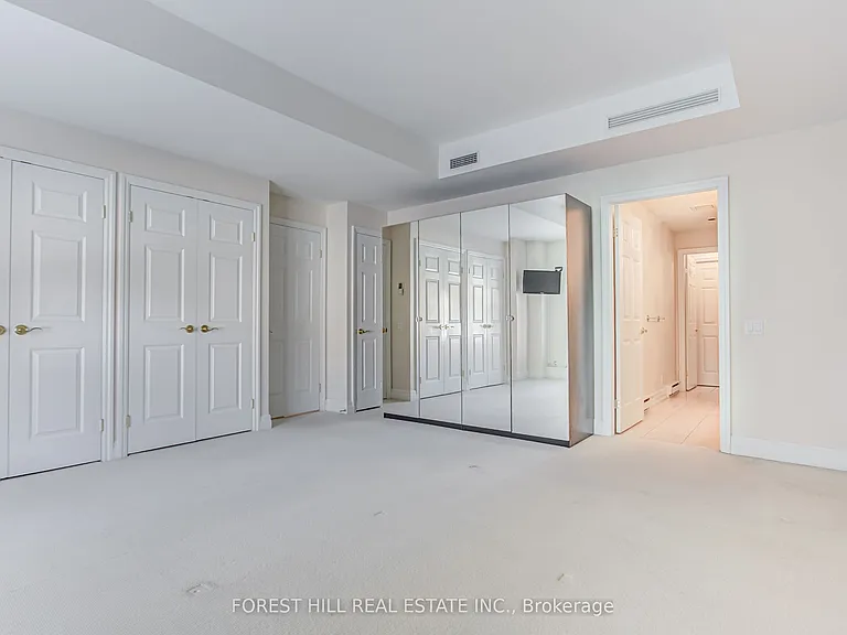 38 Avenue Rd #201 — Photo 27