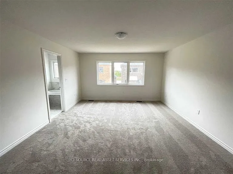 33 Macpherson St — Photo 12