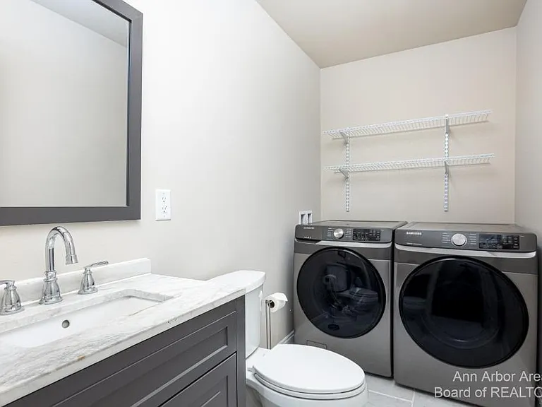 2 Maple Village Ct — Photo 9