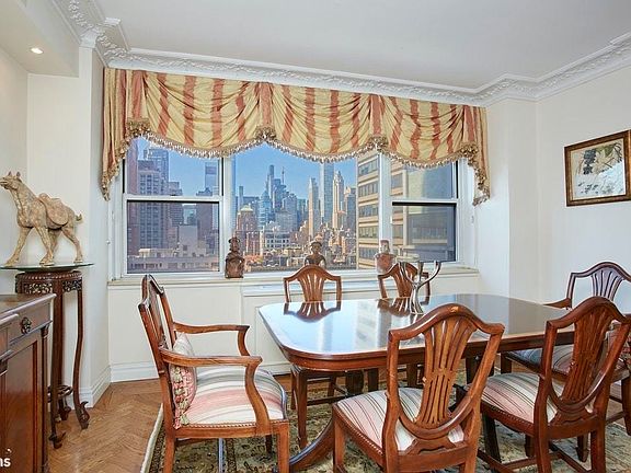 3rd image of 150 E 69th St #16-M